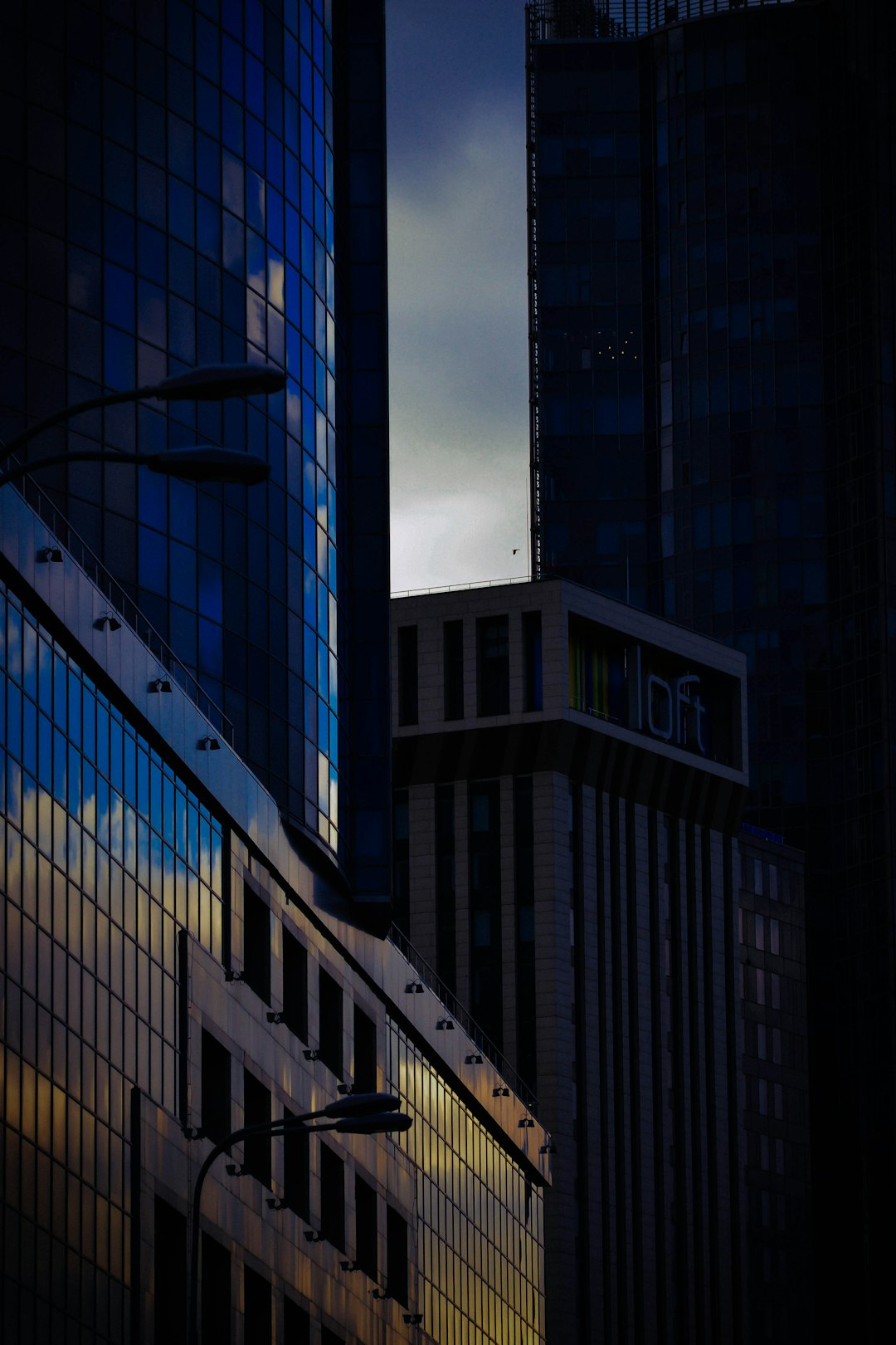Aeroflare Business Center